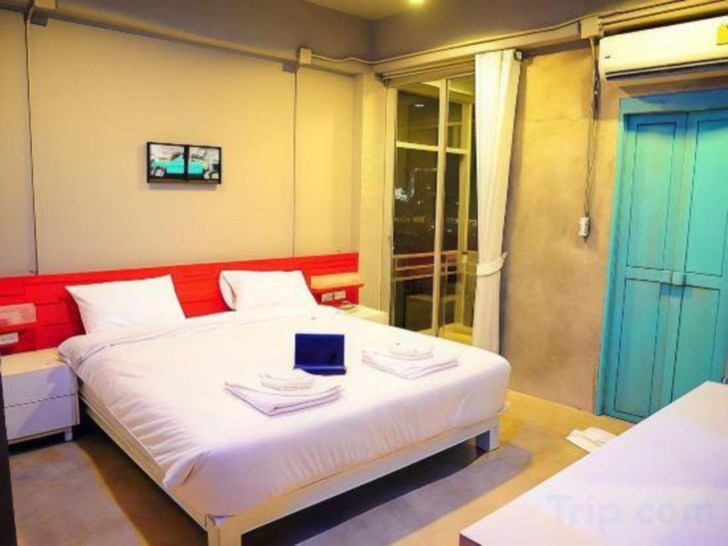 Oyo 292 The Oddy Hip Khách sạn
