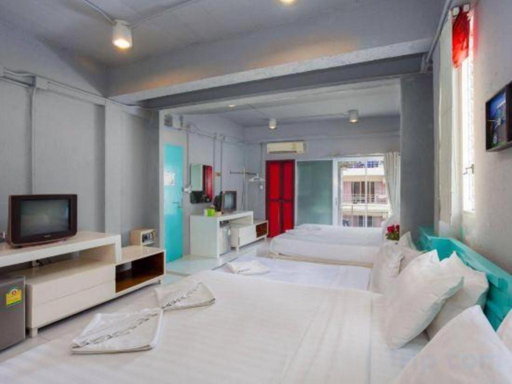 Oyo 292 The Oddy Hip Patong
