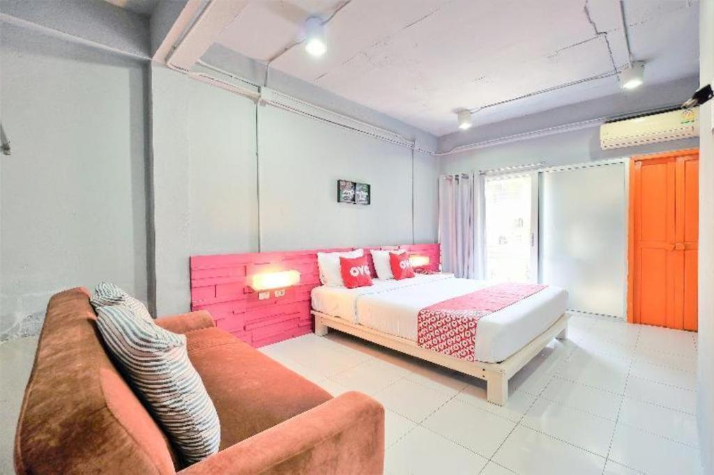 Oyo 292 The Oddy Hip Khách sạn 2*
